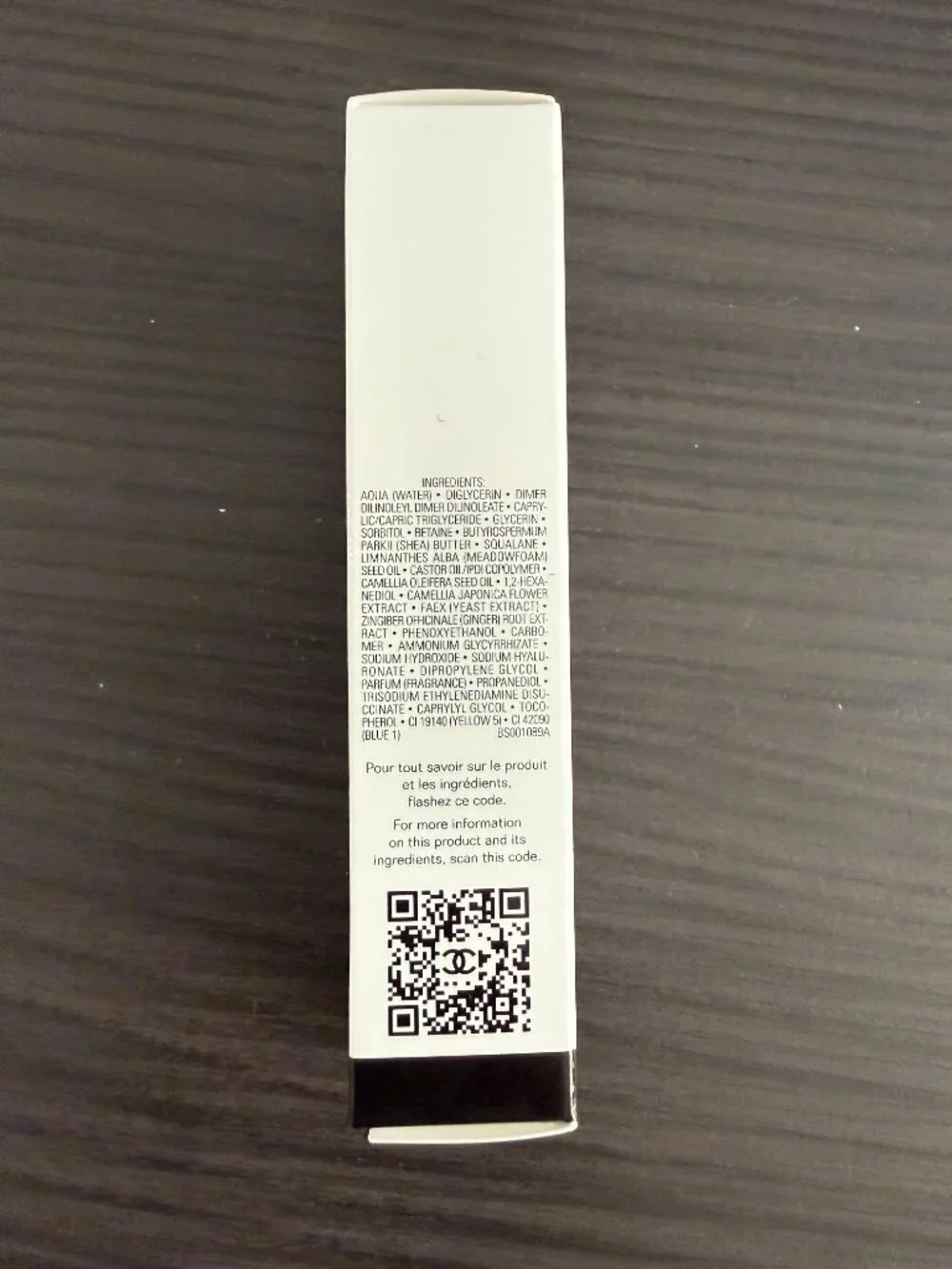 Chanel Hydra Beauty Micro Sérum Lèvres intense hydrating replenishing lip serum.